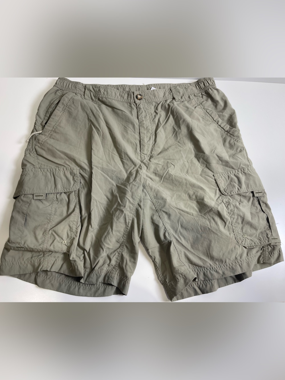 Columbia Men's khaki Cargo Shorts large